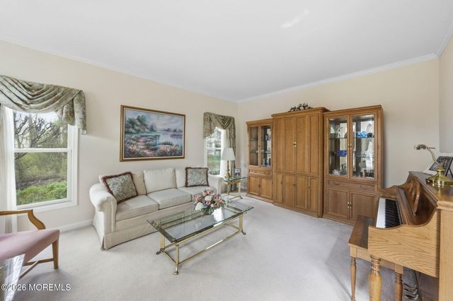 13 Bloomfield Road, Manalapan, NJ 07726