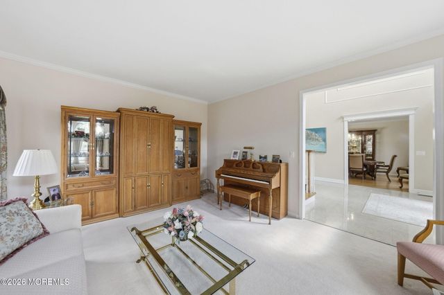 13 Bloomfield Road, Manalapan, NJ 07726