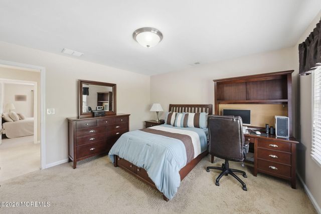 13 Bloomfield Road, Manalapan, NJ 07726