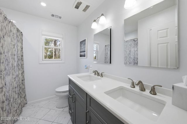13 Bloomfield Road, Manalapan, NJ 07726