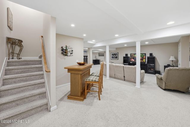 13 Bloomfield Road, Manalapan, NJ 07726