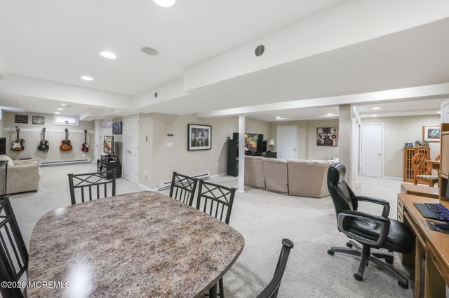 13 Bloomfield Road, Manalapan, NJ 07726