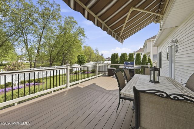 13 Bloomfield Road, Manalapan, NJ 07726