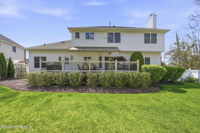 13 Bloomfield Road, Manalapan, NJ 07726