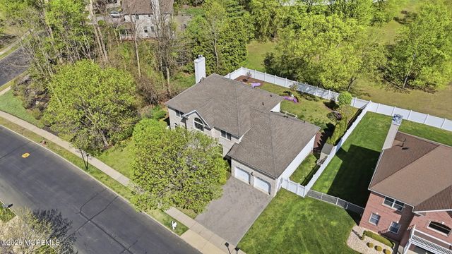 13 Bloomfield Road, Manalapan, NJ 07726