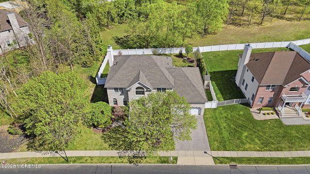 13 Bloomfield Road, Manalapan, NJ 07726