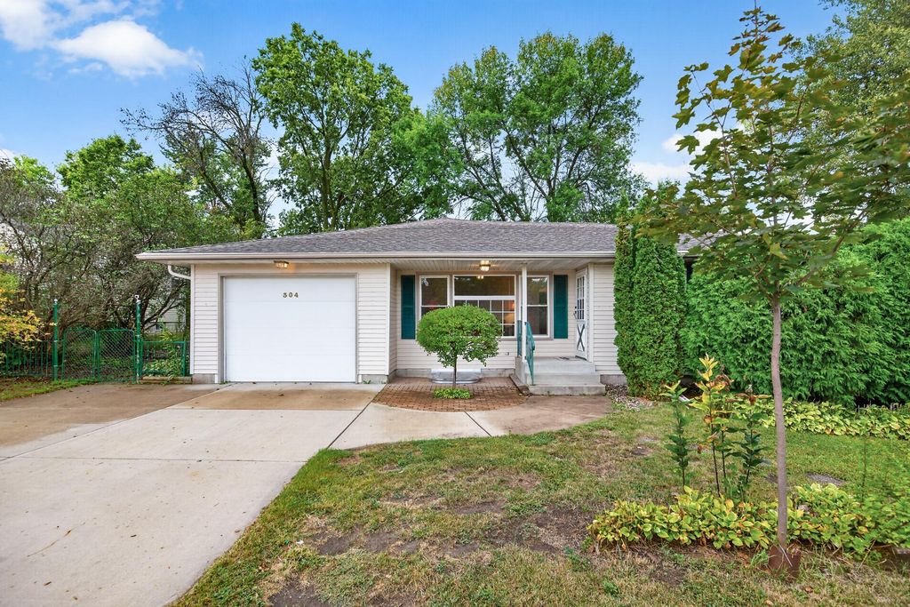 304 Territorial Street E, Watertown, MN 55388 — exterior