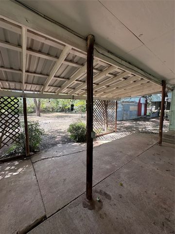 303 N Cryer, Winters, TX 79567