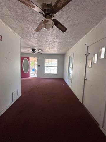 303 N Cryer, Winters, TX 79567