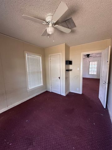 303 N Cryer, Winters, TX 79567