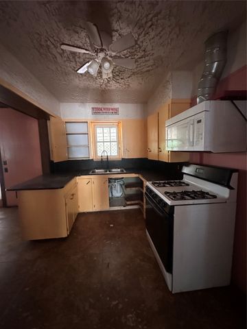 303 N Cryer, Winters, TX 79567