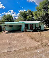 303 N Cryer, Winters, TX 79567