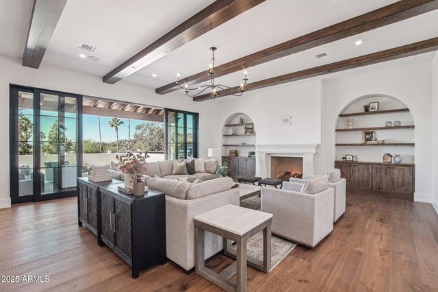 5830 N ECHO CANYON Lane, Phoenix, AZ 85018