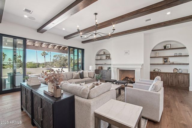 5830 N ECHO CANYON Lane, Phoenix, AZ 85018