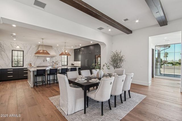 5830 N ECHO CANYON Lane, Phoenix, AZ 85018