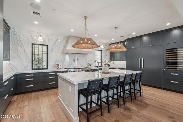 5830 N ECHO CANYON Lane, Phoenix, AZ 85018