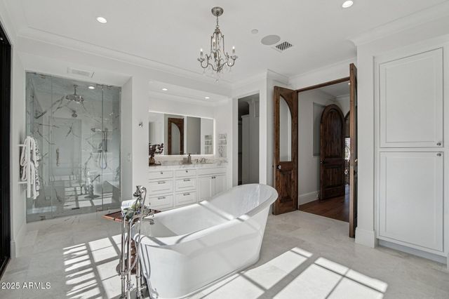 5830 N ECHO CANYON Lane, Phoenix, AZ 85018