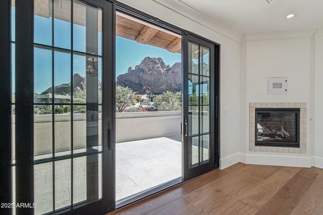 5830 N ECHO CANYON Lane, Phoenix, AZ 85018