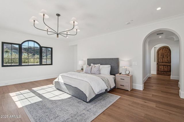 5830 N ECHO CANYON Lane, Phoenix, AZ 85018