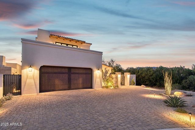 5830 N ECHO CANYON Lane, Phoenix, AZ 85018