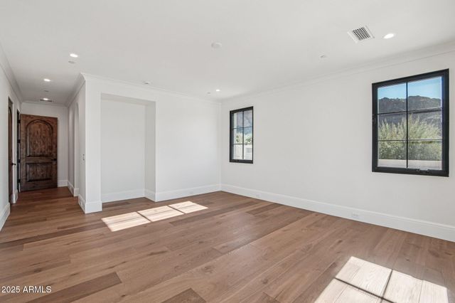 5830 N ECHO CANYON Lane, Phoenix, AZ 85018