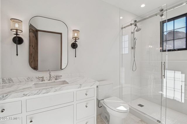 5830 N ECHO CANYON Lane, Phoenix, AZ 85018