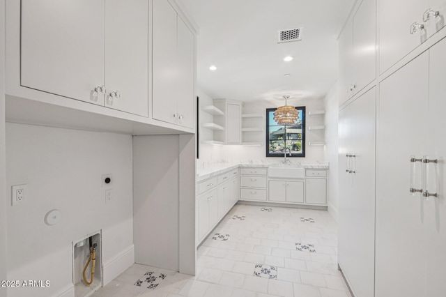 5830 N ECHO CANYON Lane, Phoenix, AZ 85018