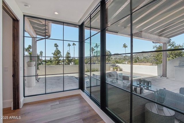 5830 N ECHO CANYON Lane, Phoenix, AZ 85018