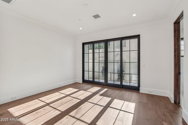 5830 N ECHO CANYON Lane, Phoenix, AZ 85018