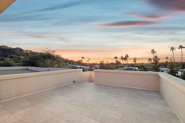 5830 N ECHO CANYON Lane, Phoenix, AZ 85018