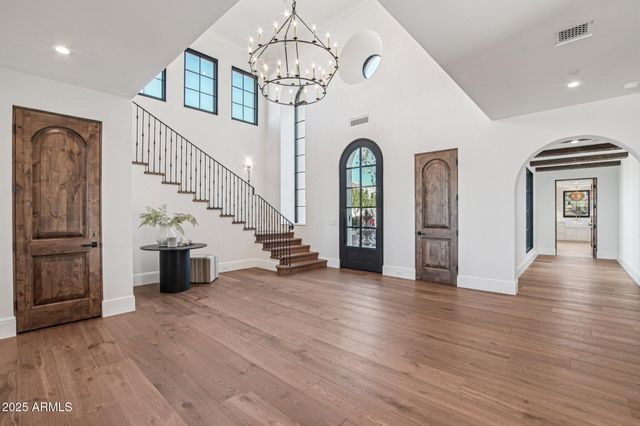 5830 N ECHO CANYON Lane, Phoenix, AZ 85018