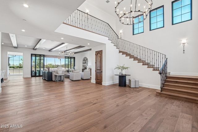 5830 N ECHO CANYON Lane, Phoenix, AZ 85018