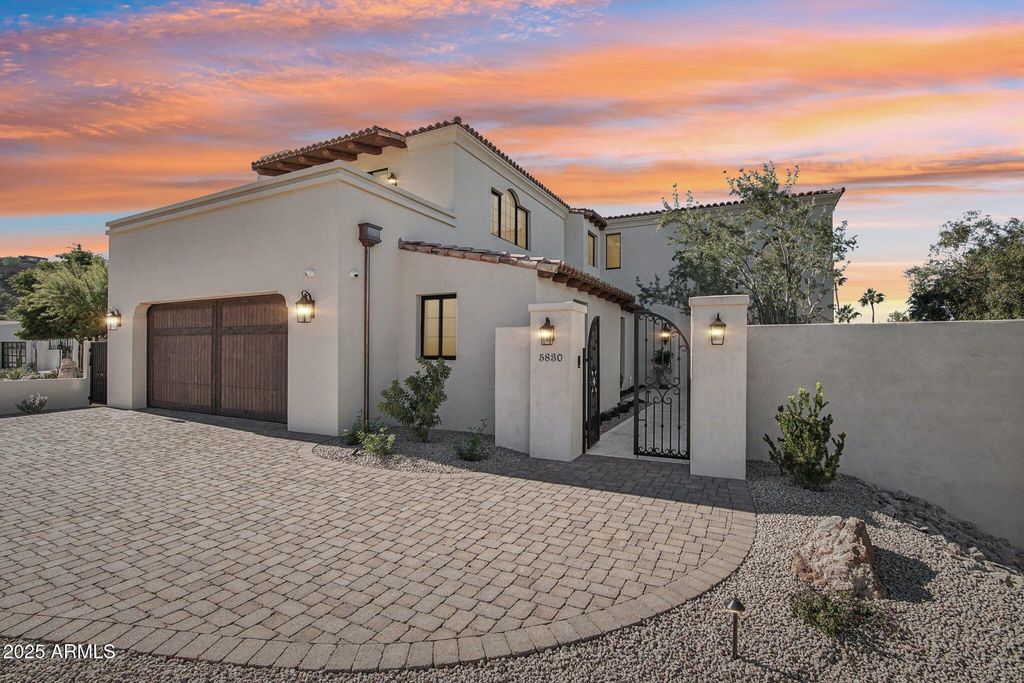 5830 N ECHO CANYON Lane, Phoenix, AZ 85018