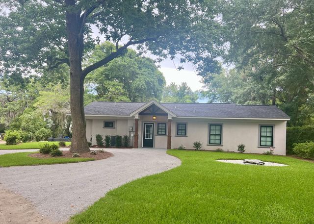 346 Waterside Ln., Murrells Inlet, SC 29576
