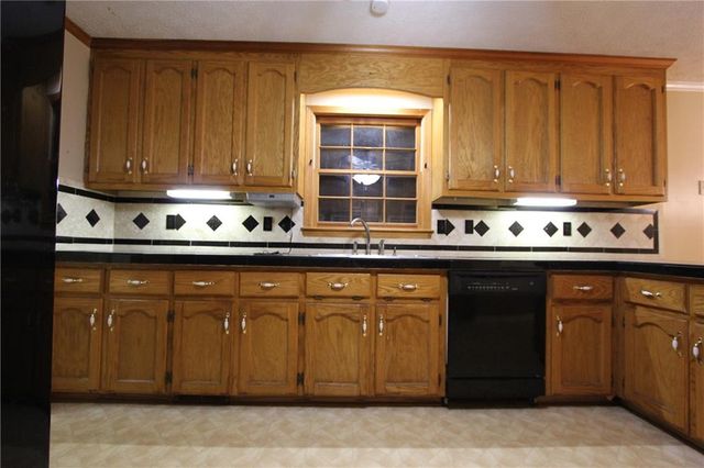 818 Springlake Road, Lawrenceville, GA 30045