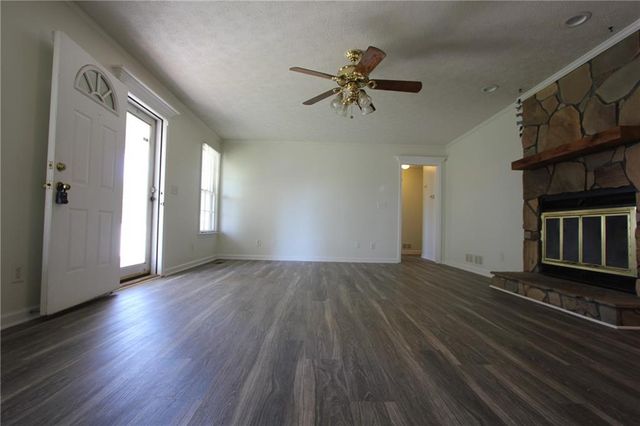 818 Springlake Road, Lawrenceville, GA 30045