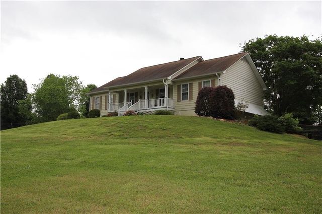 818 Springlake Road, Lawrenceville, GA 30045