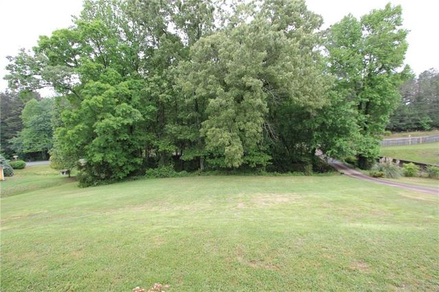818 Springlake Road, Lawrenceville, GA 30045