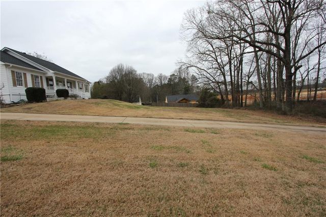 818 Springlake Road, Lawrenceville, GA 30045