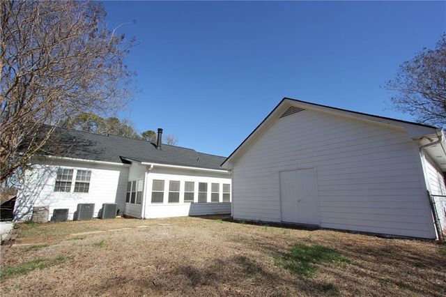 818 Springlake Road, Lawrenceville, GA 30045