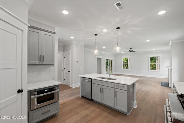 222 Iris Way, Hampstead, NC 28443