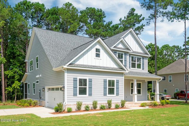 222 Iris Way, Hampstead, NC 28443