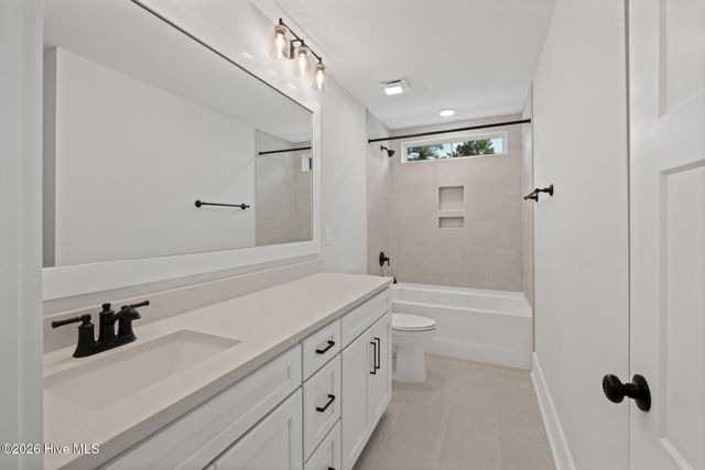 222 Iris Way, Hampstead, NC 28443