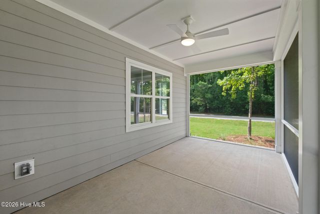 222 Iris Way, Hampstead, NC 28443