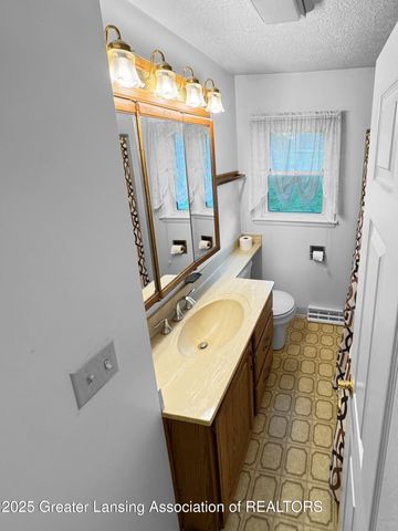 15860 Elmira Street, Lansing, MI 48906