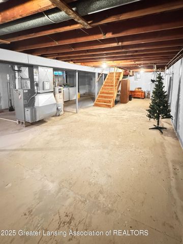 15860 Elmira Street, Lansing, MI 48906