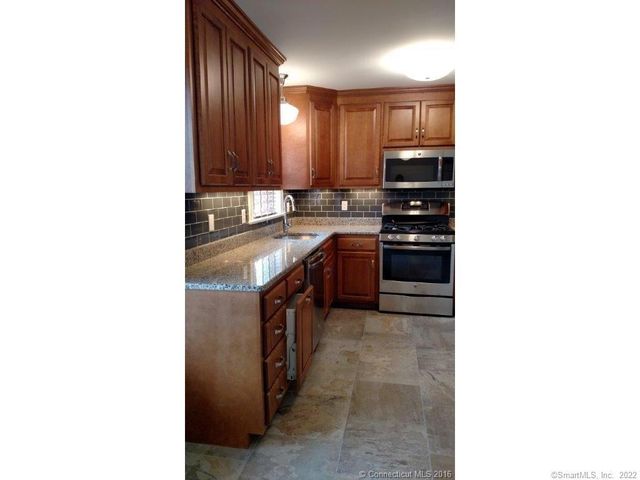 1 Hamilton Street 2, New London, CT 06320