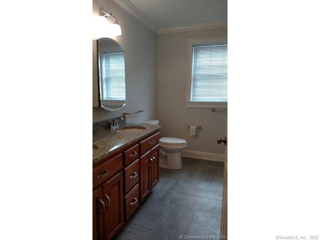 1 Hamilton Street 2, New London, CT 06320
