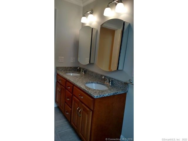 1 Hamilton Street 2, New London, CT 06320