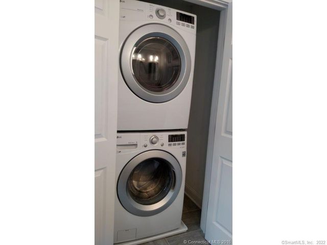 1 Hamilton Street 2, New London, CT 06320